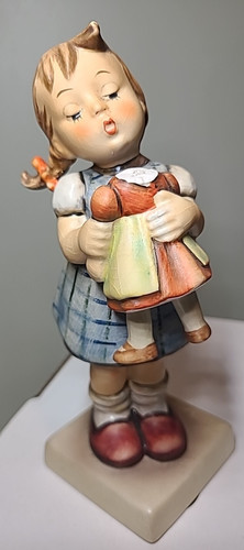 Goebel kiss hummel - kiss, me