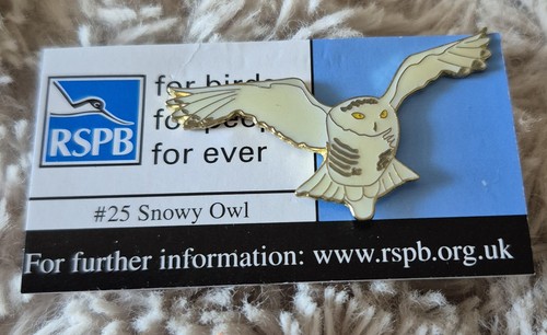 Rspb bird pin - bird, badge