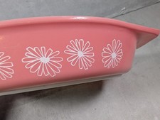 Vintage Retro Pink Daisy