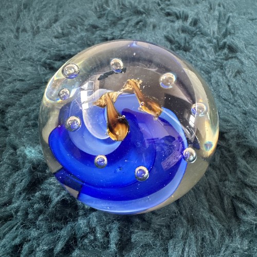Blue wave flying - blue,