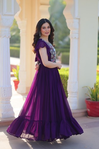 Salwar kameez indian pakistani - indian,