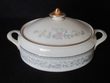 MINTON 'BORDEAUX' LIDDED