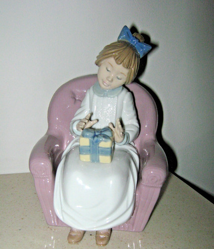 Nao lladro figurine just - figurine,