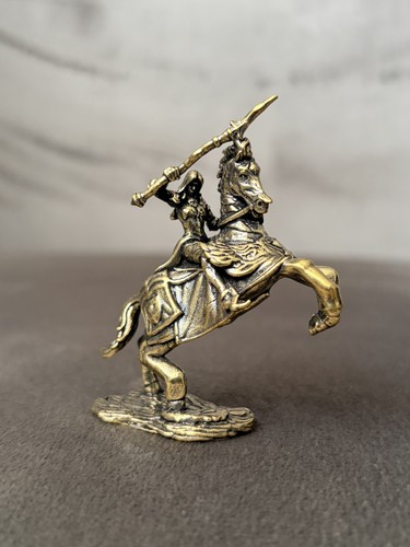 Knight horse antique - on,
