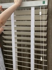 NEW LUXAFLEX (LAURA ASHLEY) CREAM WOODEN VENETIAN BLINDS (W)52.7CM X (L)125.5CM