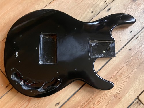 Vintage v96 bass guitar - vintage, body