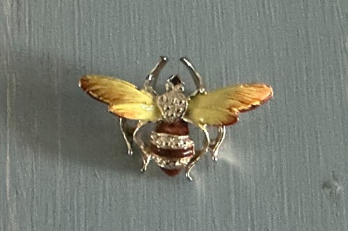 Fabulous vintage enamel bee - fabulous,
