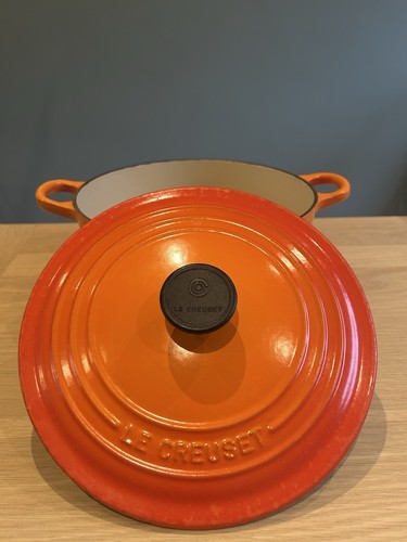 Creuset cast iron - le,