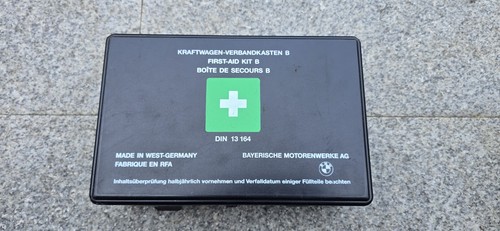 Bmw old first aid - old,
