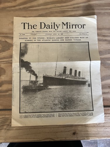 Titanic newspapers - titanic, x4