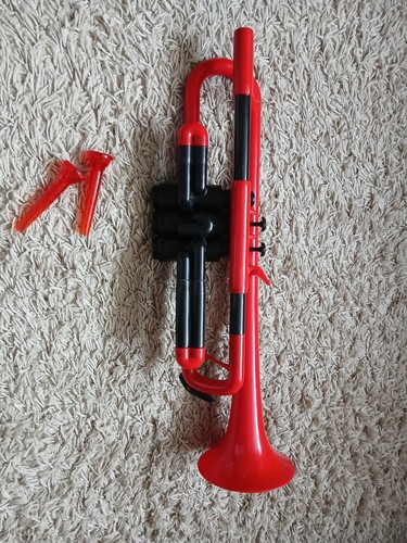 Trumpet plastic red - p,