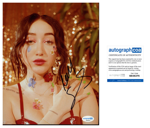 Noah cyrus signed - signed, 8x10