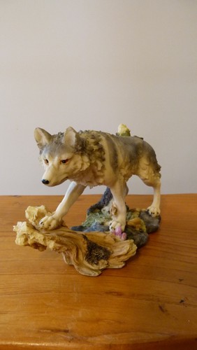 Wolf figurine unknown - unknown, maker