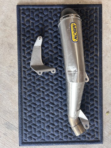 Arrow slip exhaust - on, used
