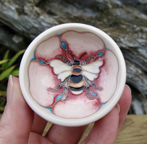 Moorcroft miniature busy bee - busy,