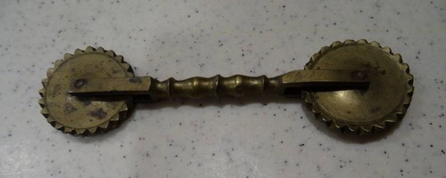Vintage brass pie crimper - brass,