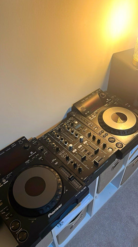 Pioneer cdj 900s with - pioneer, cdj-900s