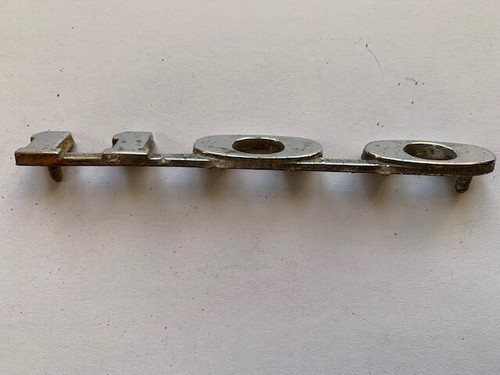 Automobilia 1100 car badge - automobilia,,