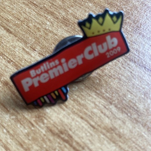 Butlins metal badge premier - badge.,