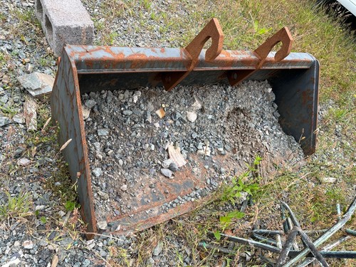 Front bucket for mini digger - ,