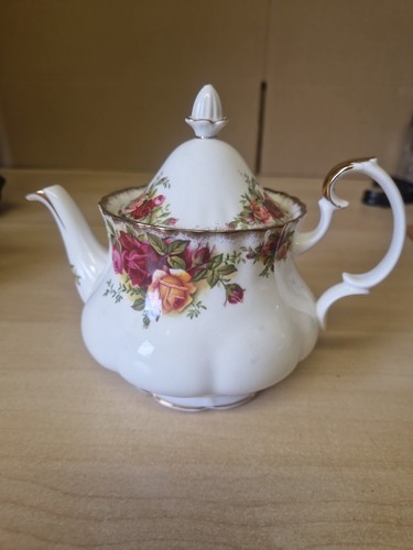 Vintage small royal - small, old
