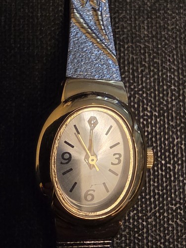 Vintage avon women quartz - avon,