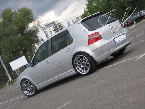 Rear lip spoiler - rear,