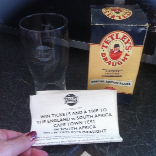 Tetleys pint glass with box - tetleys,