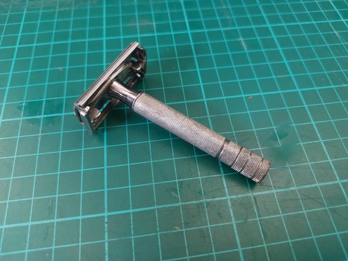 Vintage gillette safety razor - ,