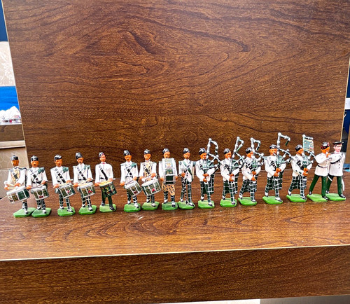 Ducal models marching - models,
