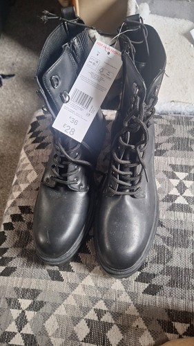 Black boots size brand - size, 8