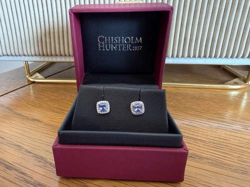 9ct white gold cushion - 9ct, cut