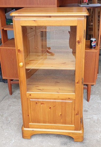 Ducal pine cabinet - hi-fi,