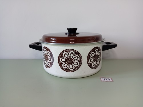 Retro enamel cooking pot with - enamel,
