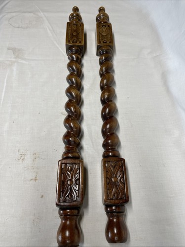 Two spindles columns barley - two,