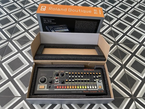 Roland rhythm composer - roland, tr-08
