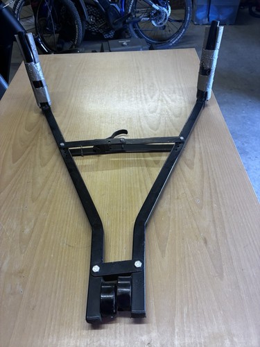 Towbar mounted single bike - mounted,