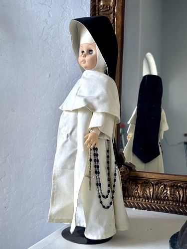Vintage 1985 genuine nun doll - genuine,
