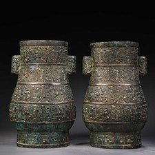 Old A pair of exquisite bronze