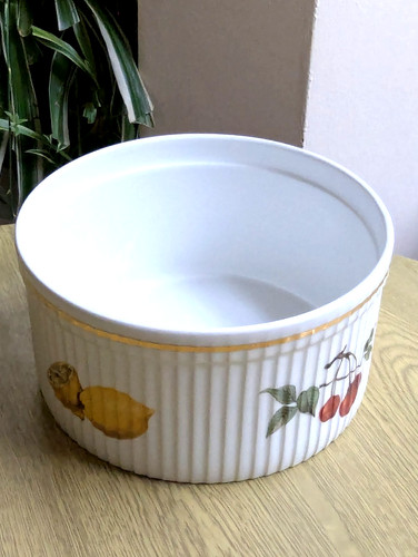 Royal worcester evesham gold - worcester,