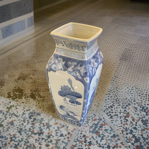 37cm porcelain hand decorated - 37cm,