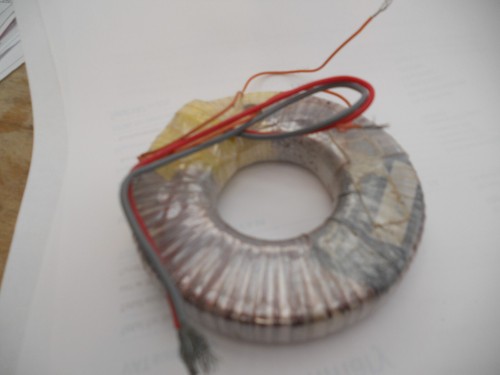 Slim toroidal transformer