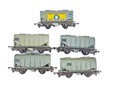 Lot of 5x Vintage Triang TT Gauge Wagons Grain B85040 Cement Market Company.