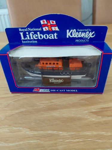 Lledo die cast model - lledo, kleenex