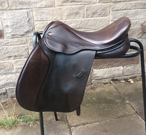 Silhouette jumping saddle - silhouette, 17"