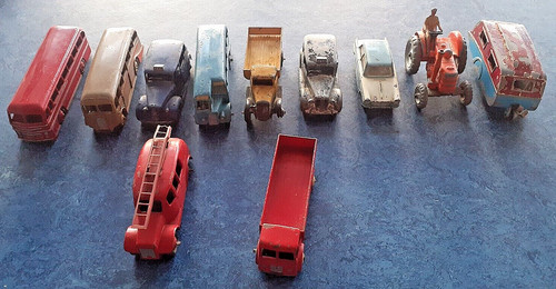 Post war dinky toys car - toys,