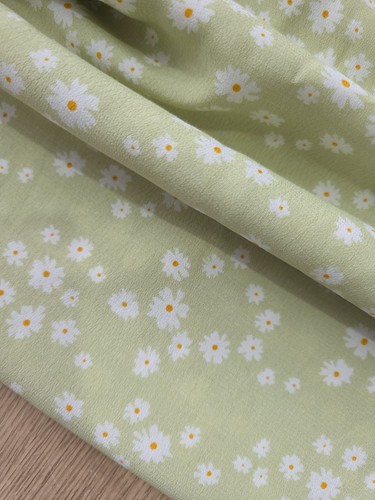 Yards mint green crepe - 4,