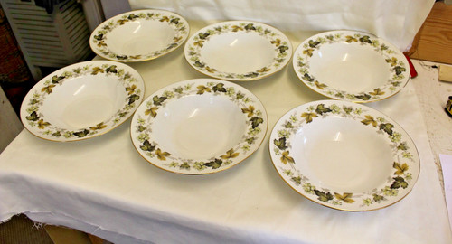 Royal doulton larchmont - x,