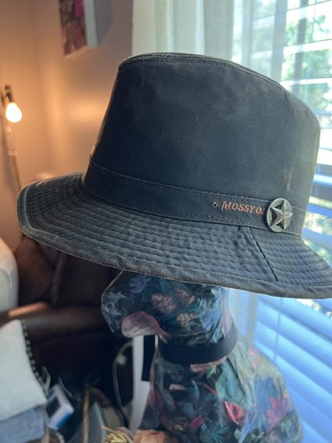 Signatures outback style - outback, hat