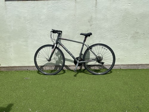 Grey hybrid giant escape - grey, bike